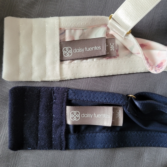 Daisy Fuentes Full Figure T-Shirt Push Up Bras (2 pk), Ivory & Navy, Sz 38C - Picture 6 of 6